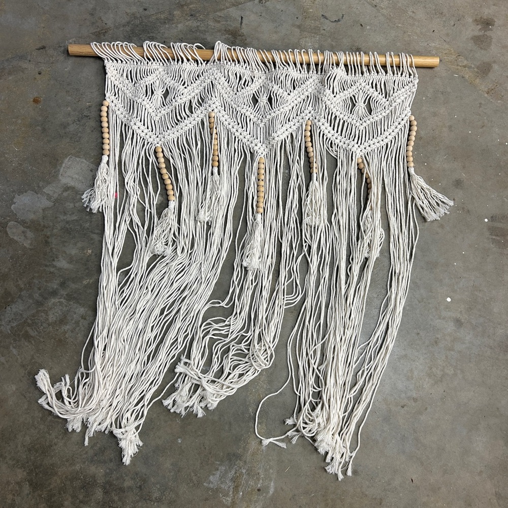 Handcrafted White Macrame Wall Hanging(2)